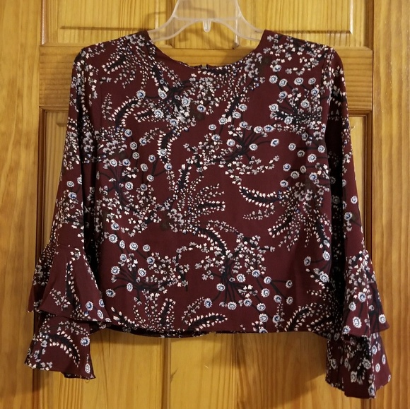 inTu Tops - Beautiful Bell Sleeve Ruffle Crop Top